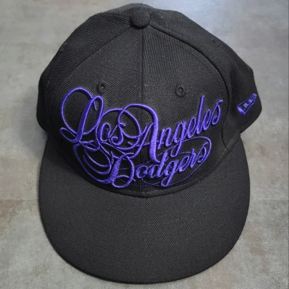 Los Angeles Dodgers New Era Black, Purple Script 59FIFTY Fitted Hat, size 7 1/4 - Picture 1 of 6
